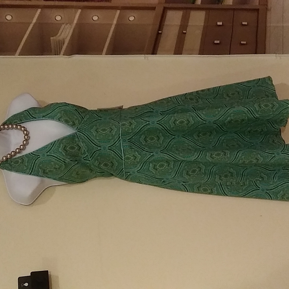 Dress - Picture 3 of 7